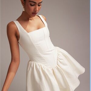 Elegant Cream Sleeveless Dress